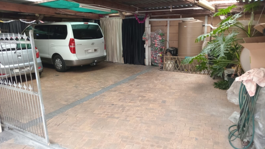 3 Bedroom Property for Sale in Athlone Western Cape